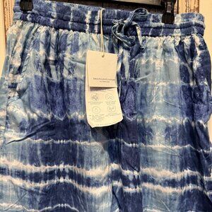 NWT Womens tie-dye shorts